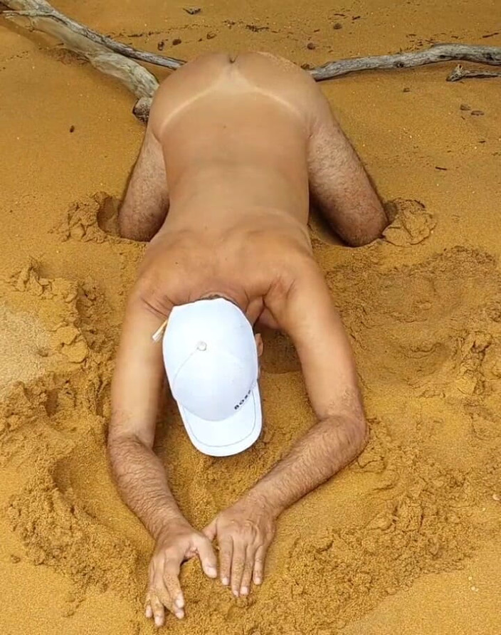 Ladysilvas: Ladysilva presumiendo desnuda en público en la playa