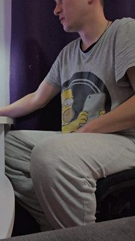 Geile Ochtend... Een Orgasme Bereiken Tijdens Het Kijken Naar Porno
