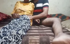 सेक्सी Tina ne pados ke ladke ko pta ke Rat Me apne बेडरूम में मुझे bula ke apni Chudayi karwai