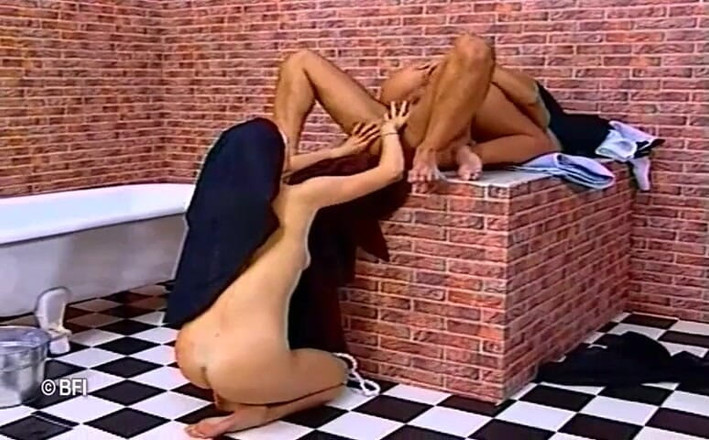 Hardcore Lovers of the world: Dua biarawati cantik ngentot habis-habisan sama cowok tukang ngentot
