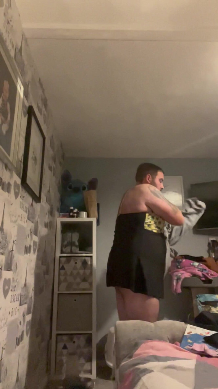 Shaun Cbt: Dışarı çıkmak için travesti ile yarak ve taşak esareti