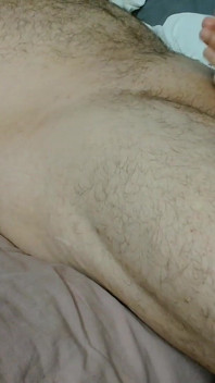 Mannen vaknade med en handjob från kåt fru