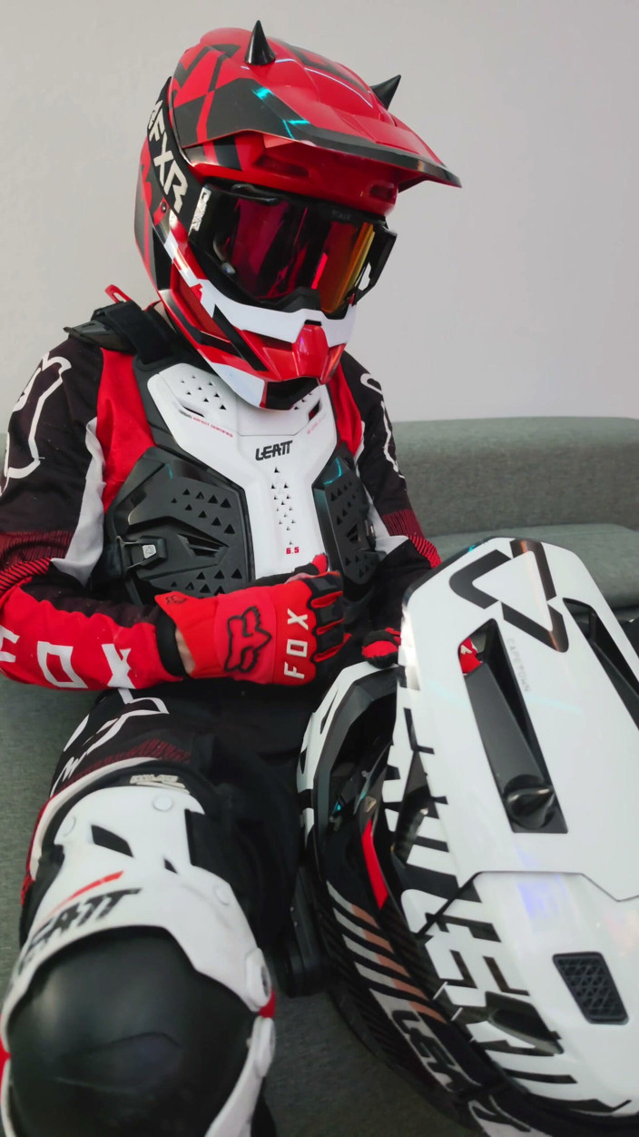Sneakersmax98: Naughty Biker Cums on Mx Helmet