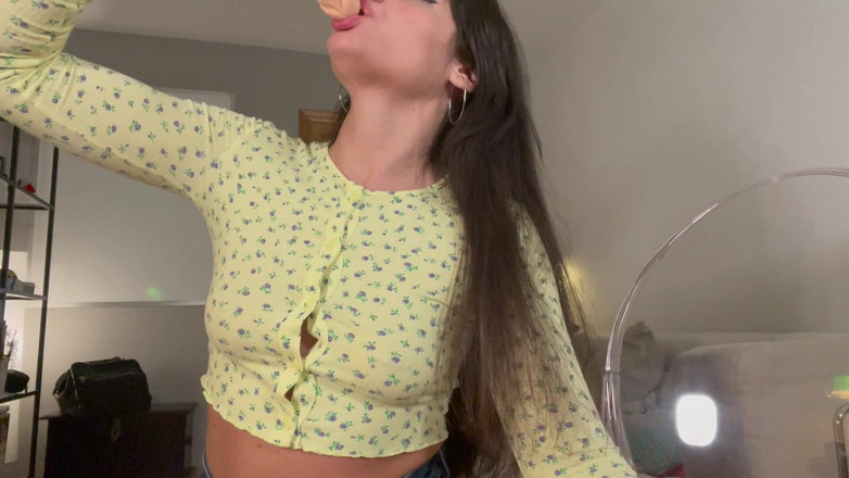 Pamsnusnu: Blowjob selamba dan meludah pada tetek