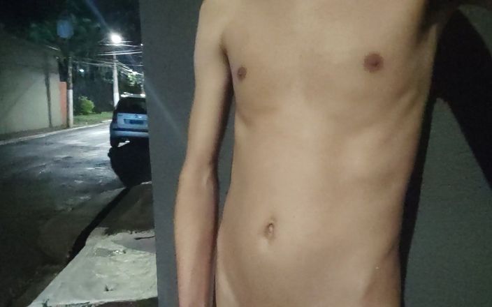 Lekexib: Desnuda en la calle 02