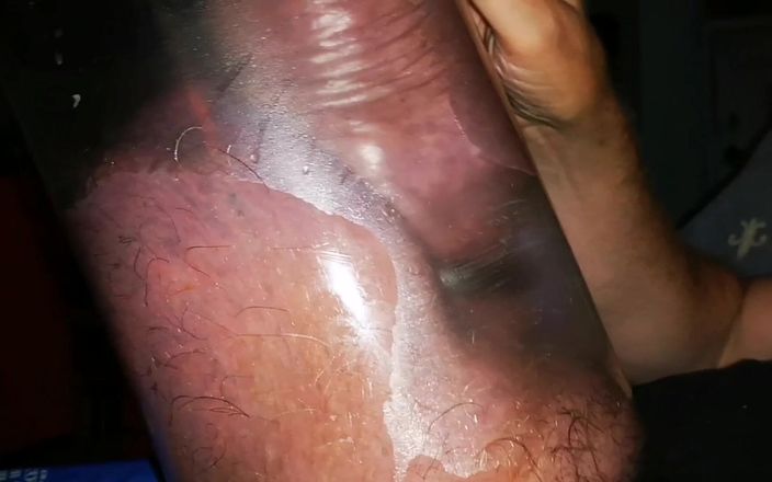 Monster_Meat_: Berusaha keluar, tapi terjebak di tabungku