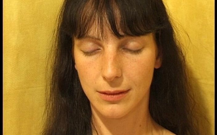 YOUR FIRST PORN: Ballerina Susanne Macht Es Sich Geil - Ballerina Susanne gör sig...