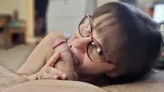 Elle me fait jouer encore un rôle insensé