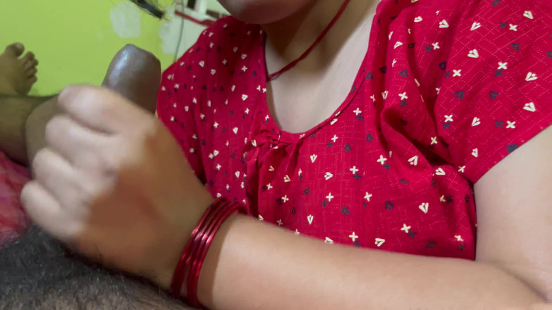 Hotty_ragini: Omg! Jestem sam z moją macochą i poprosiłem o pomoc,...