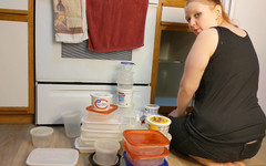Sin Spice by Sophia Sinclair and Jasper Spice: Macecha Buttcrack vystavena organizace tupperware