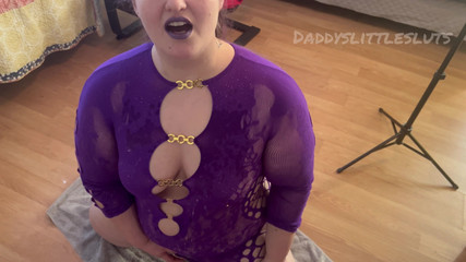 DaddysLittleSluts: 爸爸在我身上撒尿！单人自慰