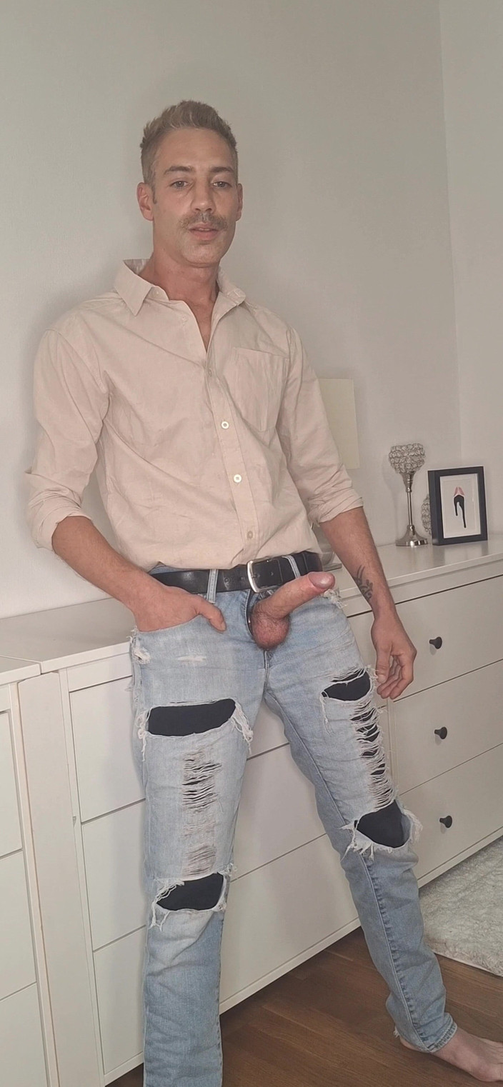 Dexterxxlfun: Thomas Big Dick. Seksi sıska tombul baba götünü sikiyor