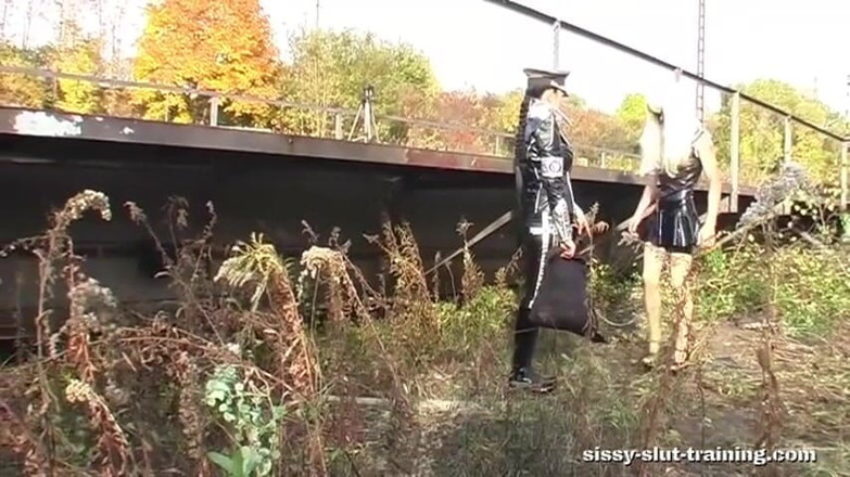 Amator Media: Sissy is an exhibitionist