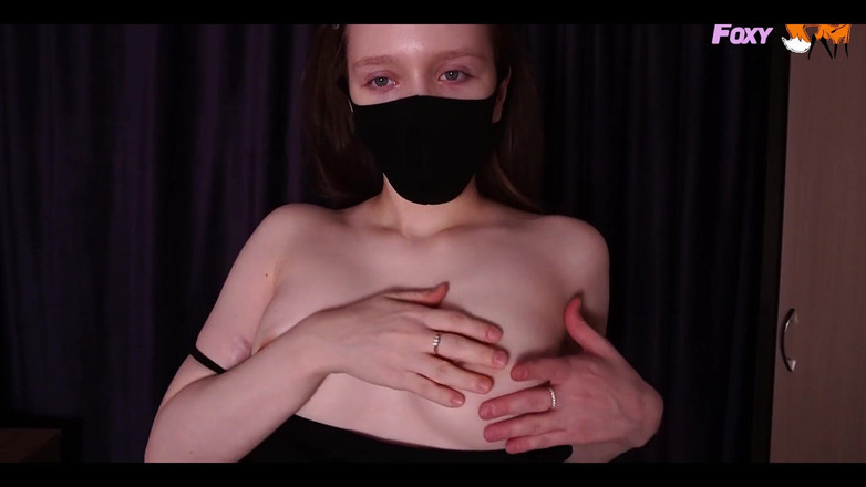 VioletPurpleFoxy: 오르가즘을 줄 때까지 젖꼭지를 가지고 노는 겸손한 홈걸
