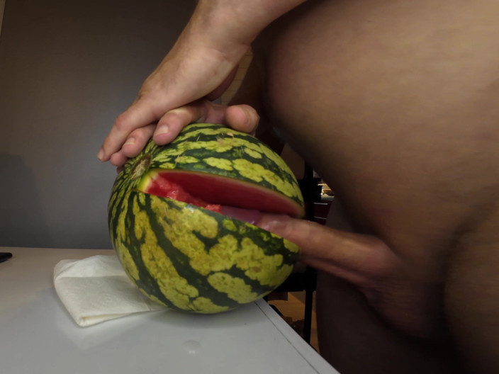 69KinkyCouple: My Way of Beeing a Vegan. Fucking a Watermelon