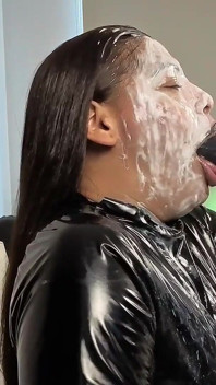 Špinavá hra v detailním záběru Deep Throat