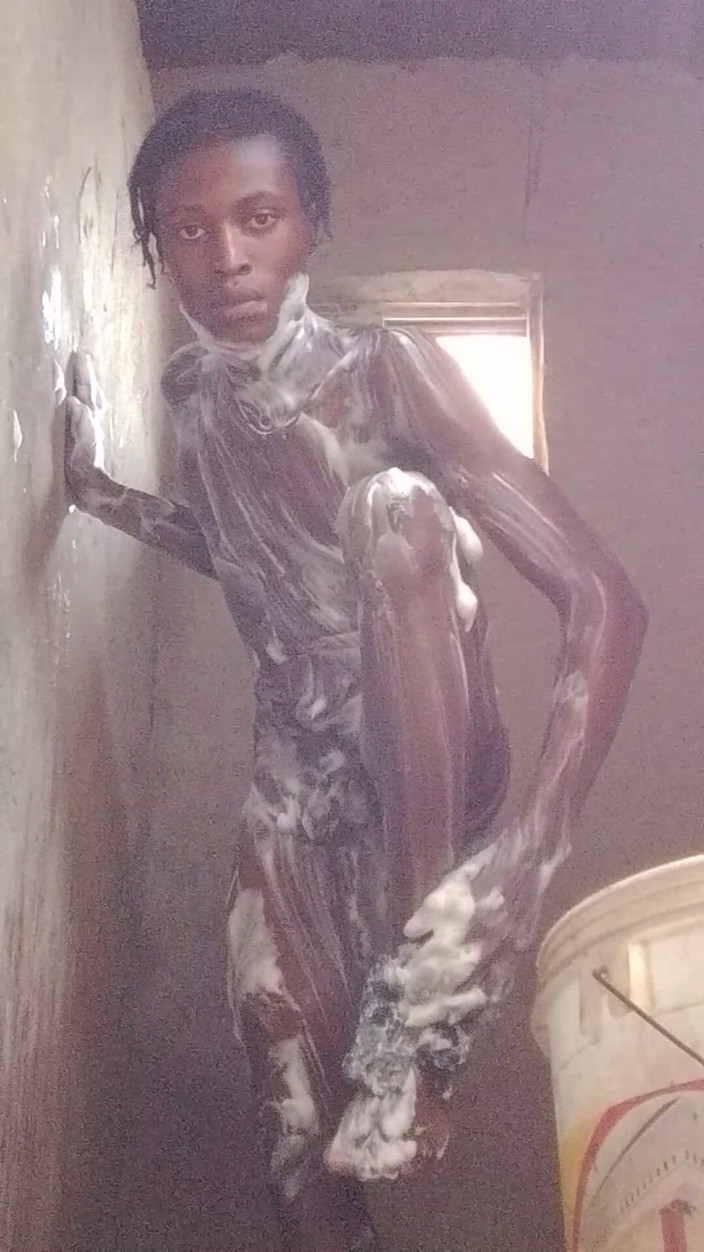 Blacksexy: Bathing Alone