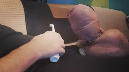 Monster_Meat_: Electric toothbrush gives big fun!