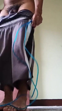 Quando eu me exercito, meu pau fica duro e minhas calças caem