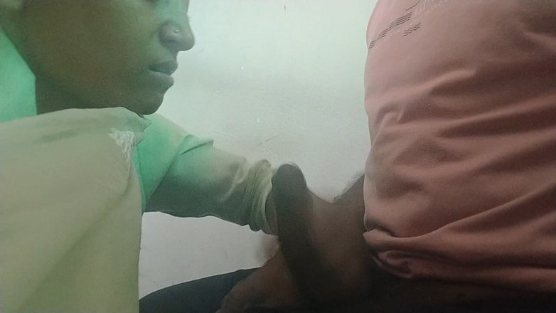 Pooja Didi: Azgın üvey kız kardeşim büyük götümü istiyor