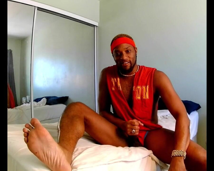 Kennie Jai: Kennie Jai se branle pour un fan !