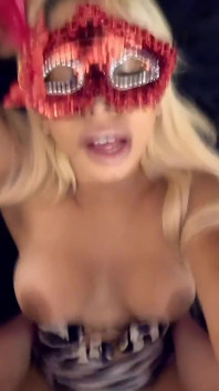 Elenaxxx kanepede sakso ve yatak misyoner bakış açısı ve 3.