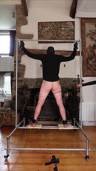 Zweepslagen nul op het bondageframe