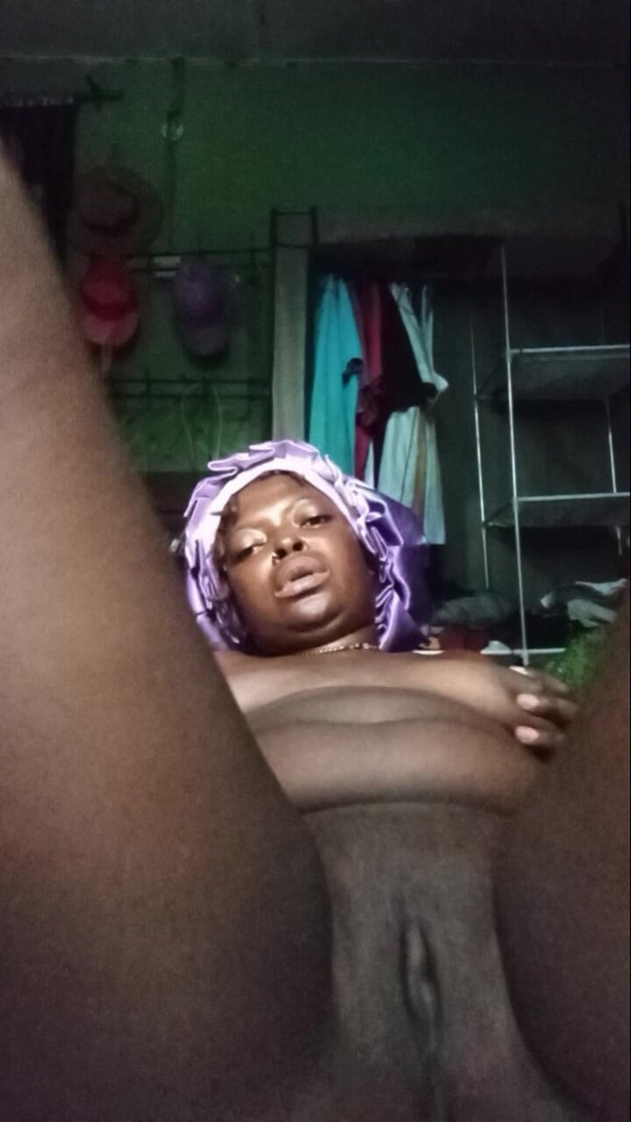 vickybanky009: Curve Pussy