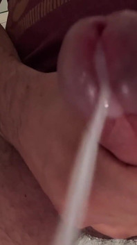 Pipi rapide et éjaculation pendant une pause travail