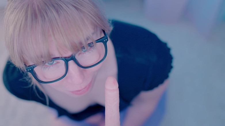 Jolie Lyon: 포르노 스타의 배다른 딸의 가장 친한 친구