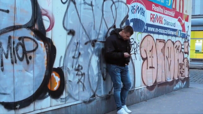 STRAIGHT BOYS CURIOUS FROM PRAHA: Rak pojke nyfiken från Praha knullar rå 1