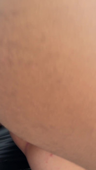 Mijn sexy maagdelijke stiefzus wil leren neuken, dus ik besluit om het haar uit te leggen met mijn enorme en heerlijke pik