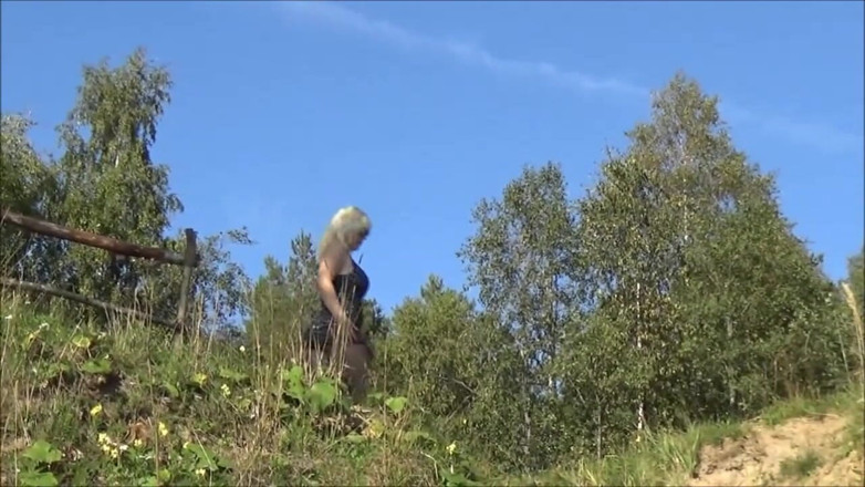 Nylon-Heels: Hot blonde with big ass (full version)