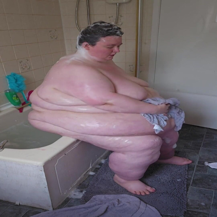 SSBBWLadyBrads: Ssbbw banyoda banyo yapamıyor bölüm 2