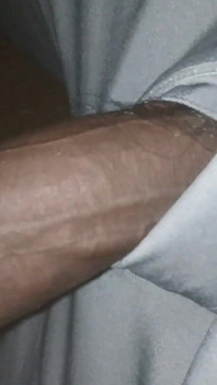Tamoul10inchesbbc, séance de pisse sexy