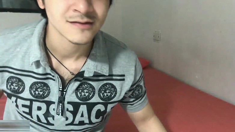 MAFELAGO: 義理の弟が私の部屋にやって来て私のマンコを犯し、彼は私のお尻に射精します