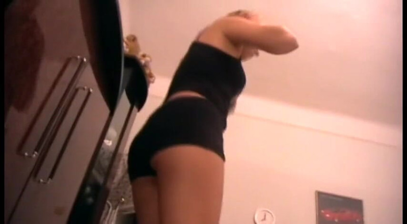 Foot Girls: Drtící box s botami na vysokém podpatku