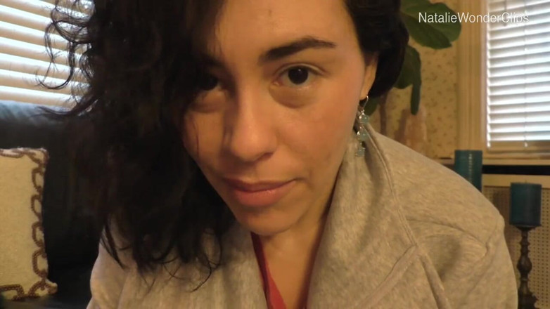 Natalie Wonder: Máy bay bà già mồi