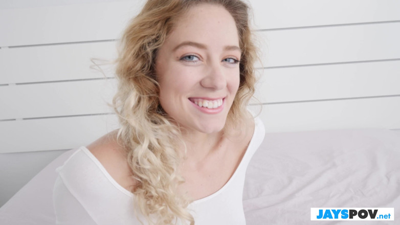 JAYS POV: Schattige blonde River Lynn wordt geleverd met een vibrator en...