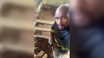 TheBlacKHunterr: Na schodech budovy narazil do