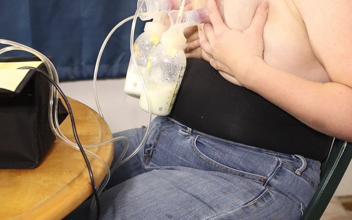 FairyMlkMother: 从侧面抽吸母乳