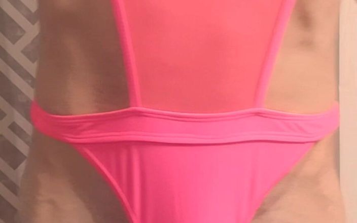 CD Michellex: Travmichelle indossa nuova lingerie rosa