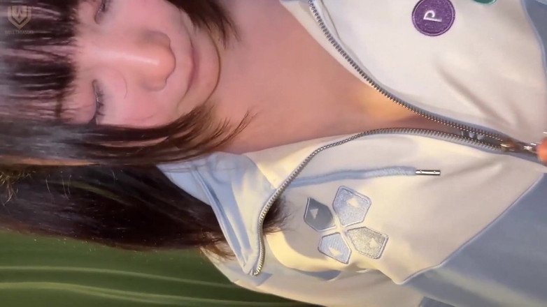 Japonica study book: Siyah saçlı çift kuyruklu iri göğüslü JK. Sade kıyafetlerle çiğ