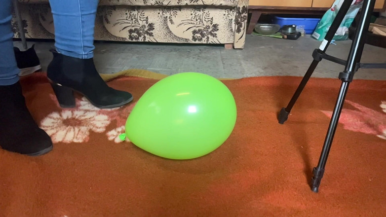 BeachBallsDuo: 100 kg Bigbootylucy Stomps Balony na wysokich obcasach! 2 aparaty w...