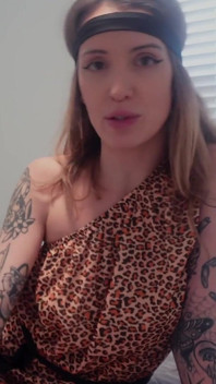 Sutton's Primal Cavegirl tự nô lệ ảo tưởng 4k pov hồi hộp chờ đợi!