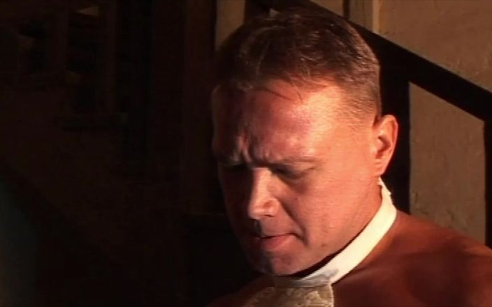 Inhonorof porn: Cuộc hoan lạc tập thể tuyệt vời trong nhà ở Venice...