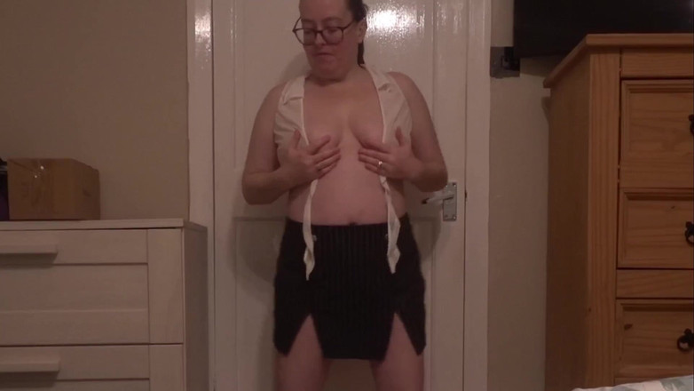 Littlevixen: Seksi sekreter soyunuyor