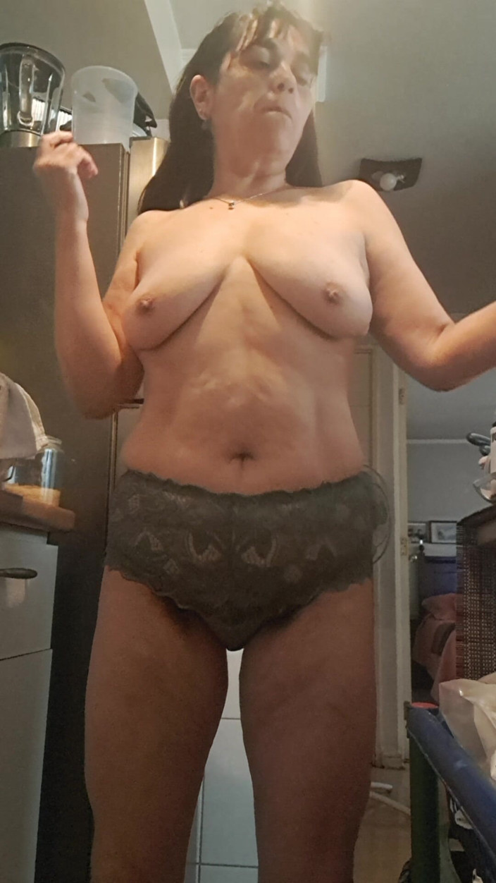 Mommy big hairy pussy: Running the Mature Stepmom Shorts
