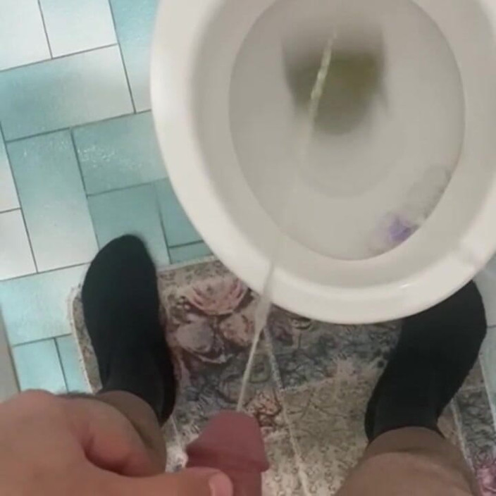 Hakanbeyzade: Turkish Hairy Cock Pee Video