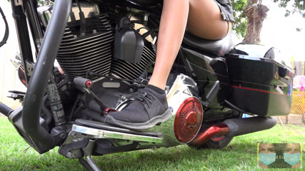 Viva Athena: Harley Davidson pompă cu pedală